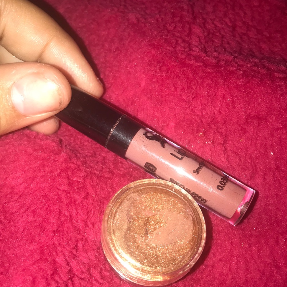 Lip and glitter set